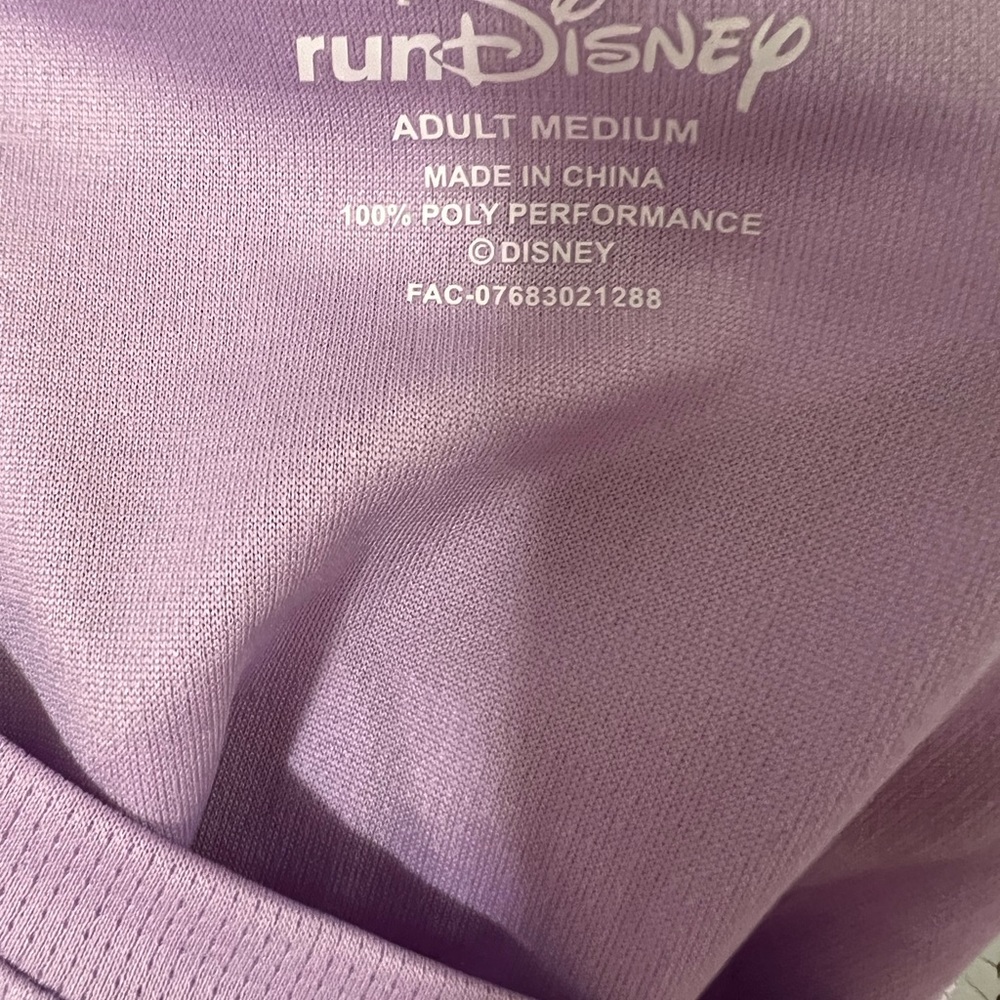 RunDisney Princess 10K 2022 Adult Medium Crewneck Race Shirt - Picture 4 of 4